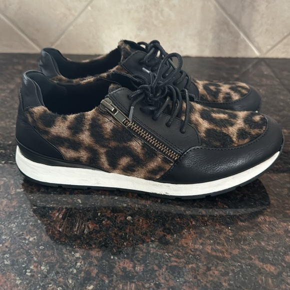 B.O.C. Khloe Oxford Sneaker Leopard Print Ladies 8 - Picture 2 of 10